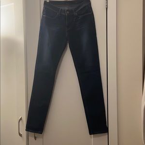NWOT: Levis midrise skinny jean - size 27